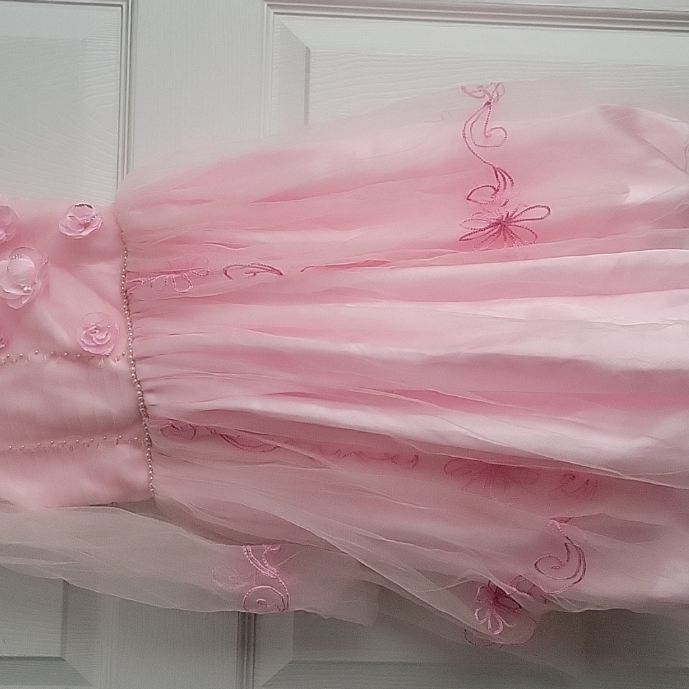 Girl's Sleeveless Dress - Picture 3 of 11